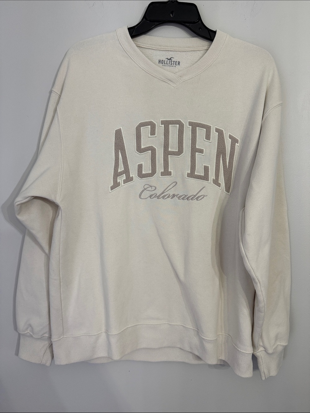 Hollister Oversized Cream Sweatshirt Aspen Patch Size XS